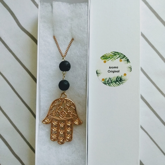Aligning With Abundance Jewelry - Hamsa Pendant Aroma Necklace